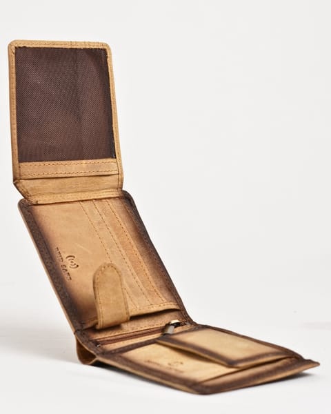 Cambridge Men’s Original Leather Wallet (Limited Edition Rugged Tan) - Image 5