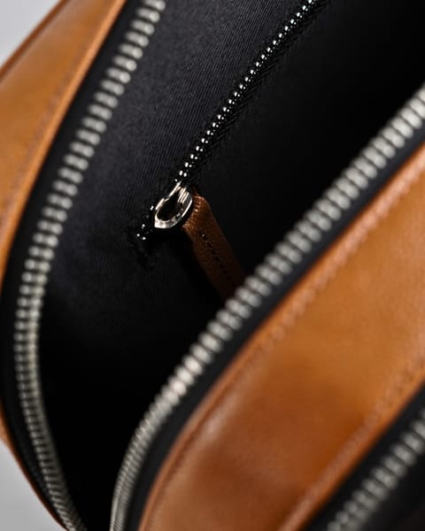 Executive Men's Original Leather Briefcase  (Rich Tan) - Image 12