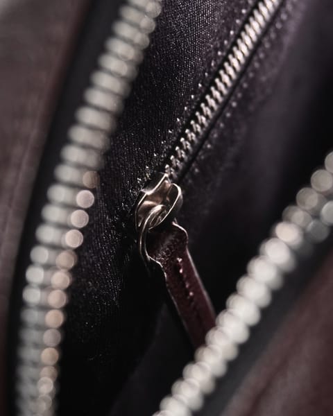 Executive Men's Original Leather Briefcase (Luxury Cherry) - Image 7