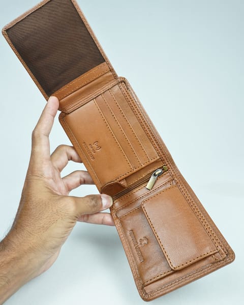 Cambridge - Men’s Original Leather Wallet (Walnut Brown) - Image 4