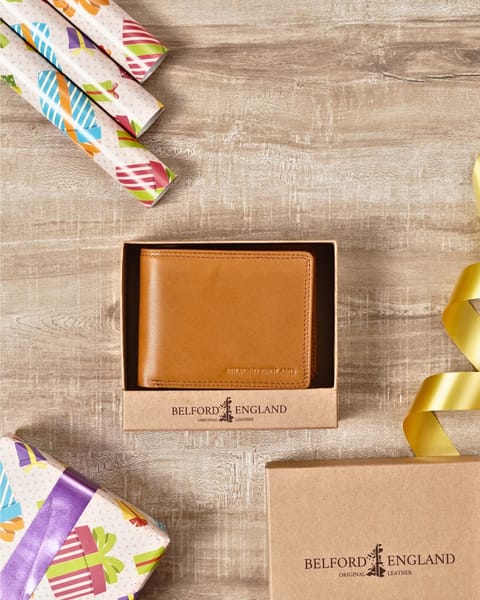 Personalized Leather Wallet - Premium Gift for Birthday & Anniversary