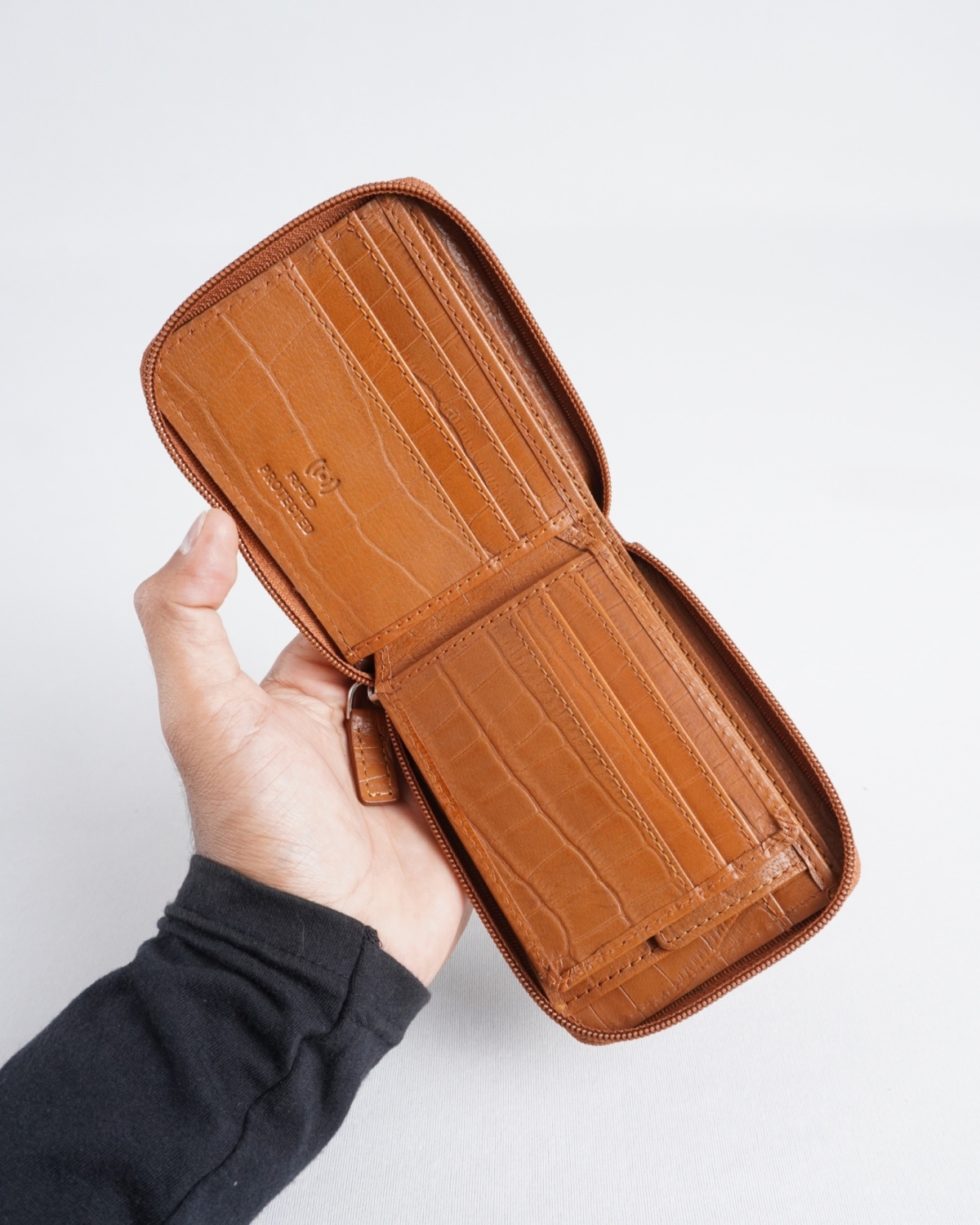 Tokyo Men’s Original Leather Wallet ( Almond Croco Brown) Tokyo Men’s Original Leather Wallet ( Almond Croco Brown)