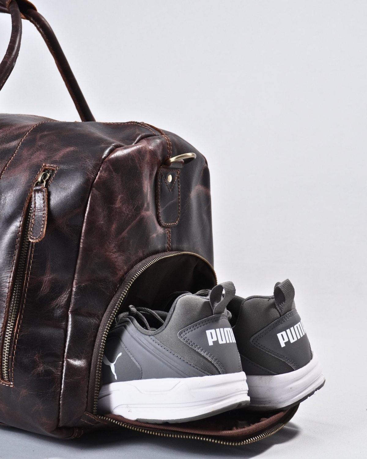 The Heritage Original Leather Travel Bag (Vintage Brown) The Heritage Original Leather Travel Bag (Vintage Brown)