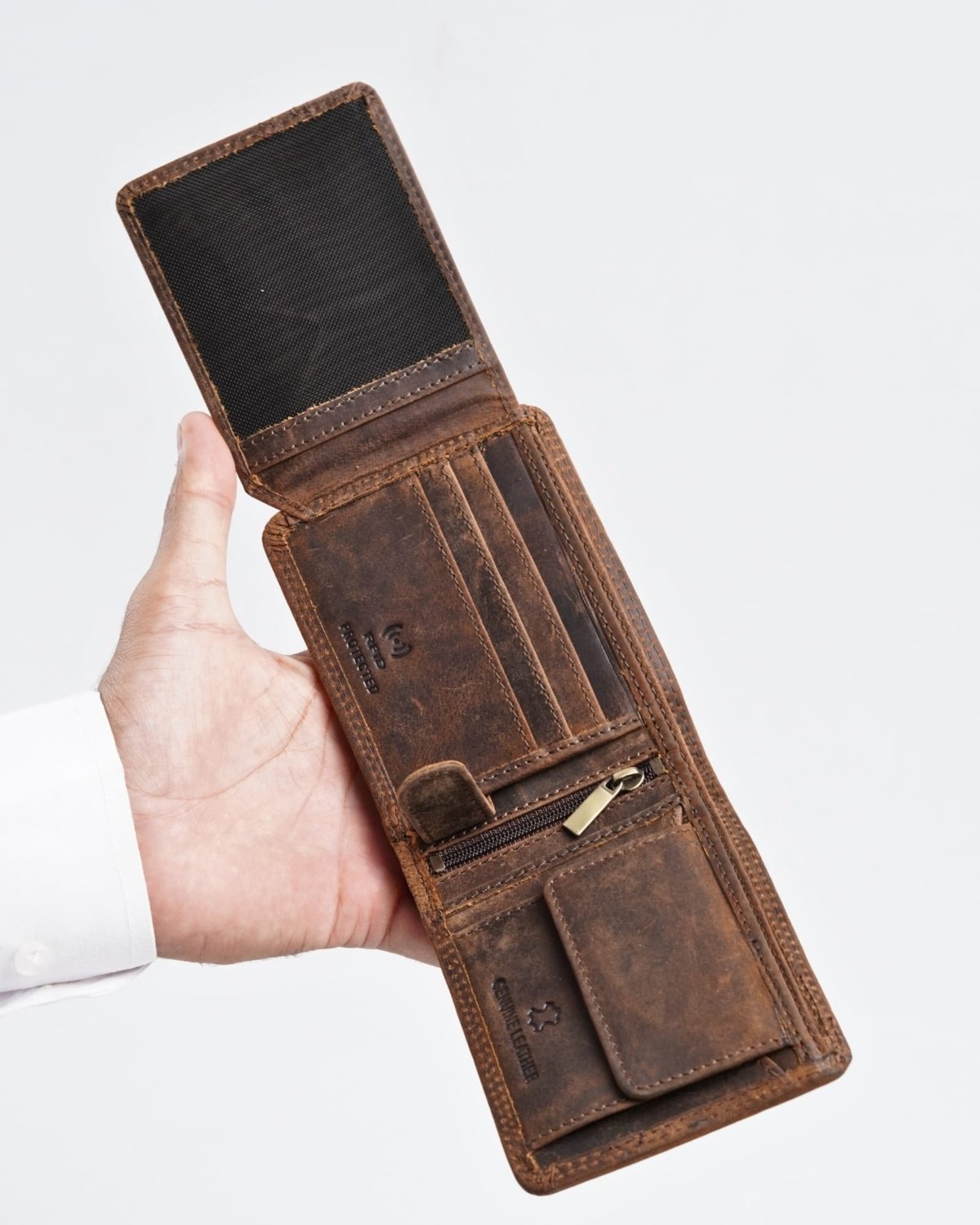 Cambridge - Men’s Original Leather Wallet (Rugged Series) - brown - Color: Brown