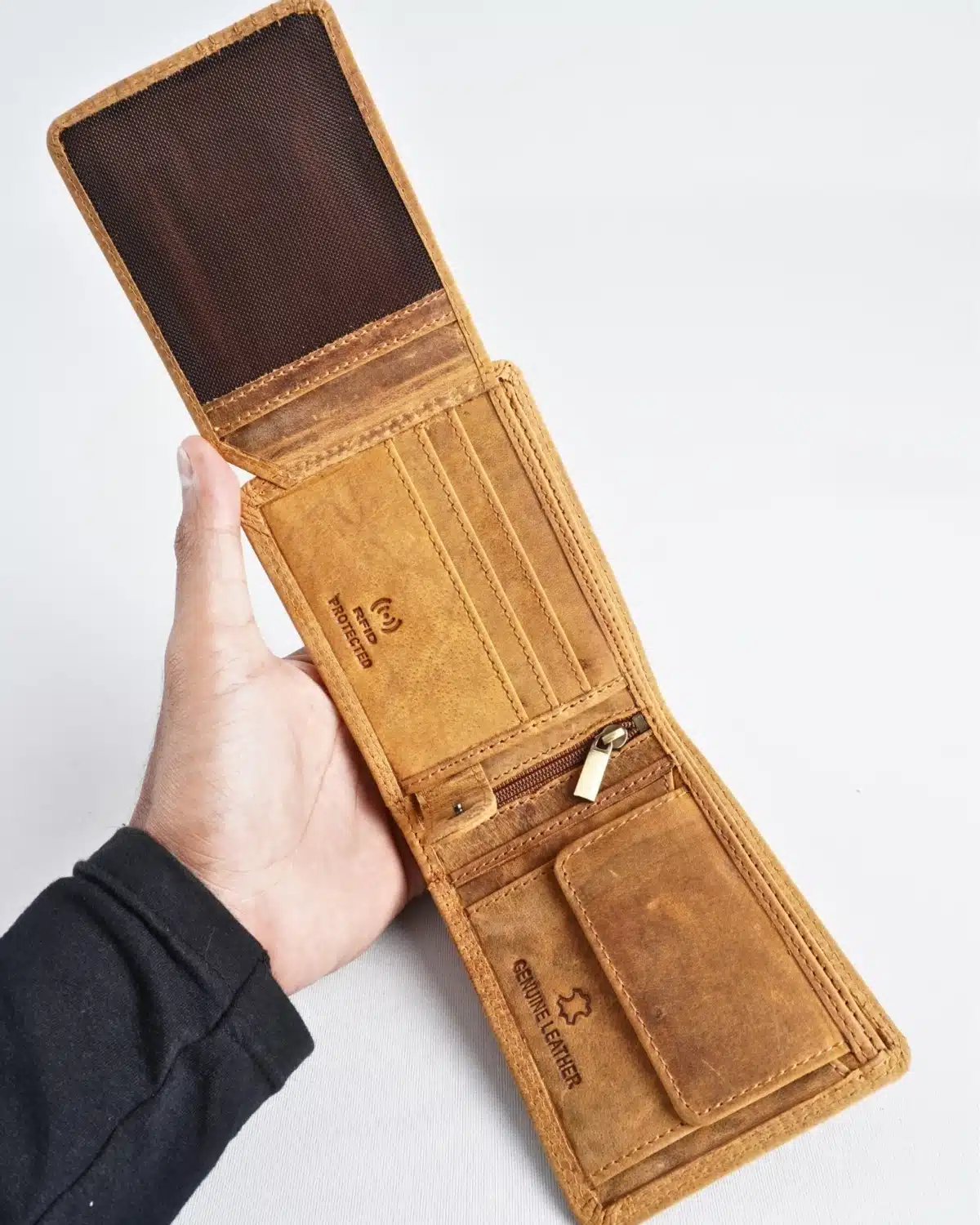 Cambridge Men’s Original Leather Wallet (Rugged Tan) Cambridge Men’s Original Leather Wallet (Rugged Tan)