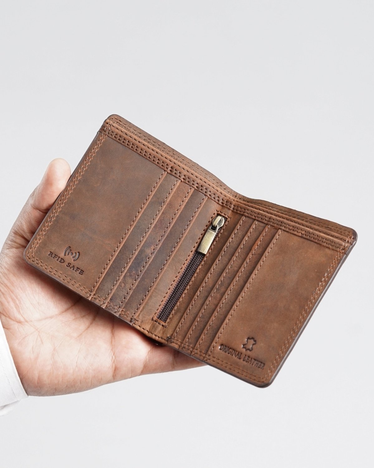 Aubrey - Men’s Original Leather Wallet - rugged-brown - Color: Rugged-brown