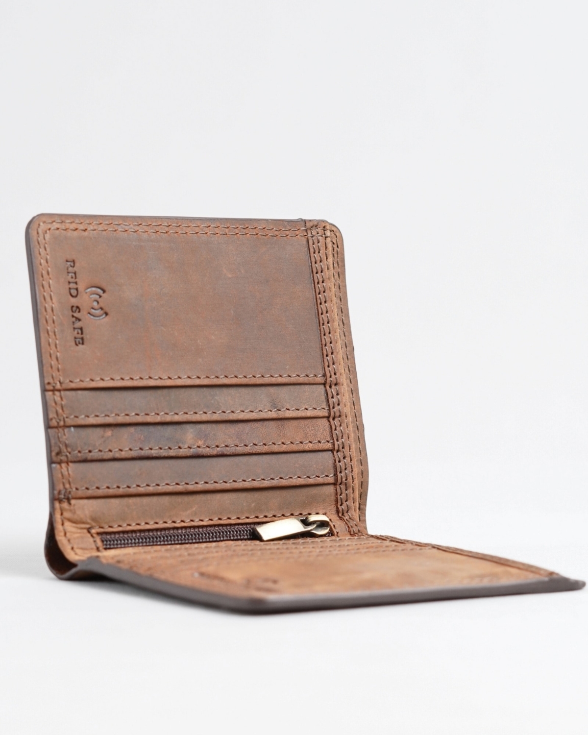 Aubrey - Men’s Original Leather Wallet - rugged-brown - Color: Rugged-brown