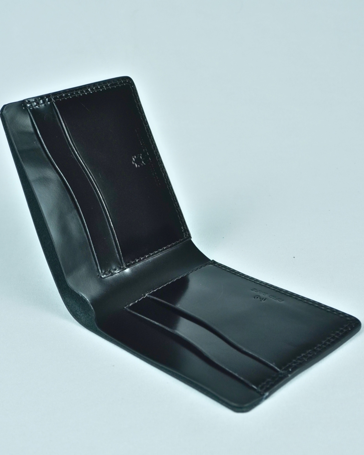 Berlin - Men’s Original Leather Sleek Wallet (Jet Black) Berlin - Men’s Original Leather Sleek Wallet (Jet Black)