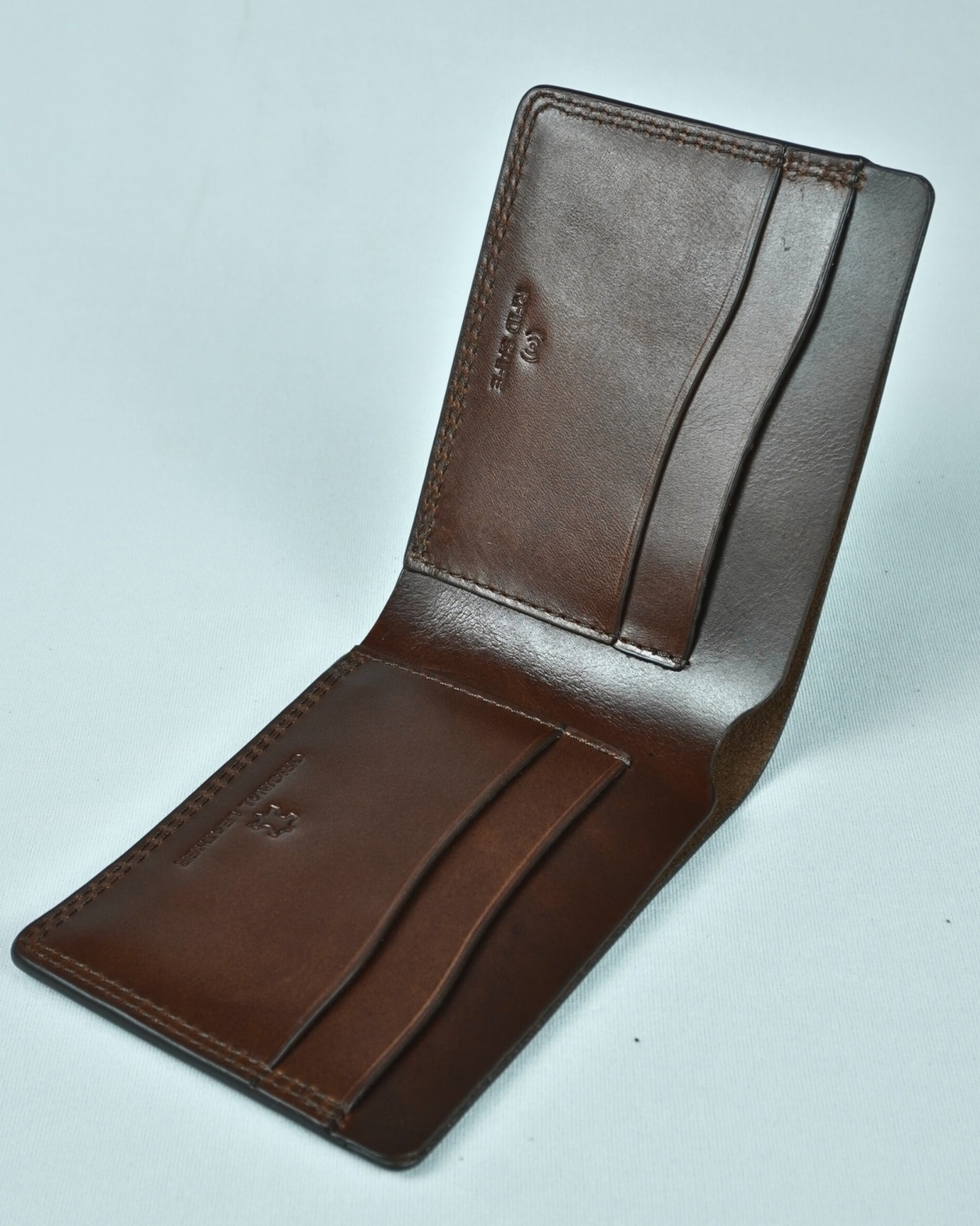 Berlin - Men’s Original Leather Sleek Wallet (Lux Brown) Berlin - Men’s Original Leather Sleek Wallet (Lux Brown)