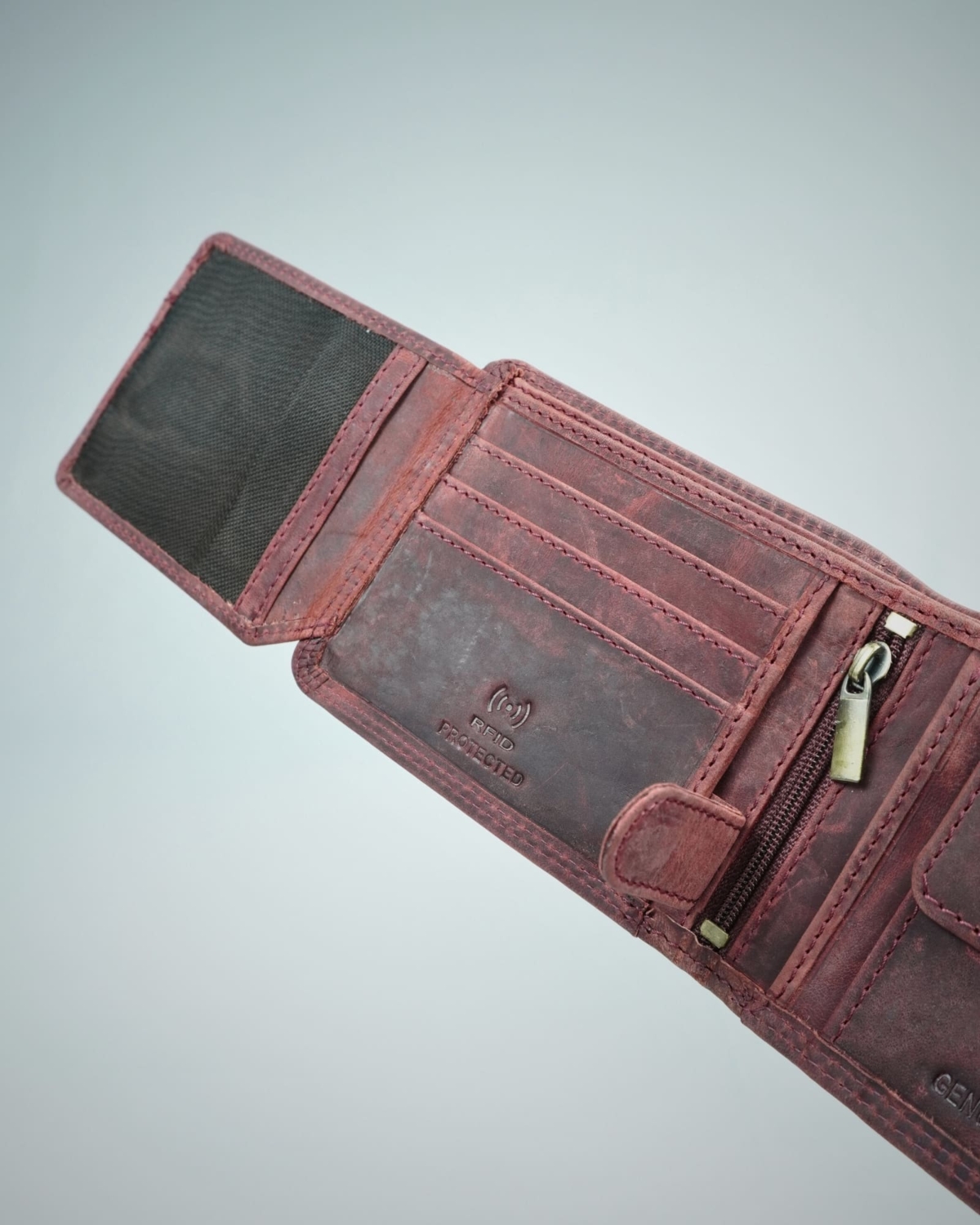 Cambridge Men’s Original Leather Wallet (Rugged Cherry) Cambridge Men’s Original Leather Wallet (Rugged Cherry)