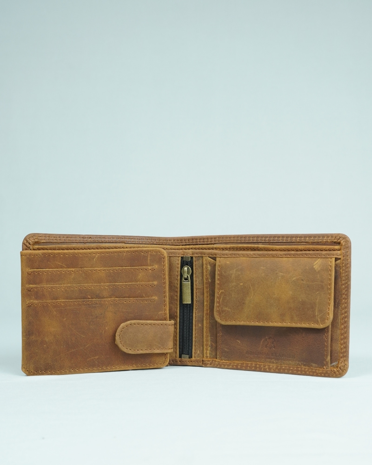 Cambridge - Men’s Original Leather Wallet (Vintage Chestnut) Cambridge - Men’s Original Leather Wallet (Vintage Chestnut)