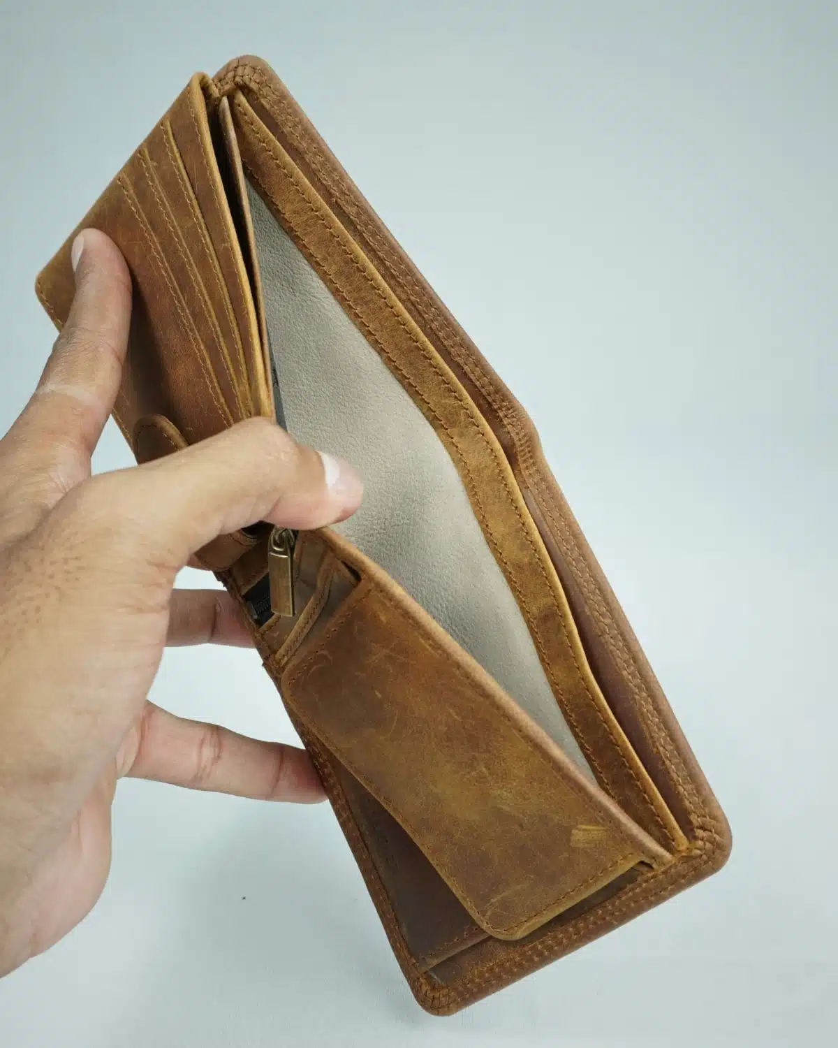 Cambridge - Men’s Original Leather Wallet (Vintage Rustic Tan) Cambridge - Men’s Original Leather Wallet (Vintage Rustic Tan)