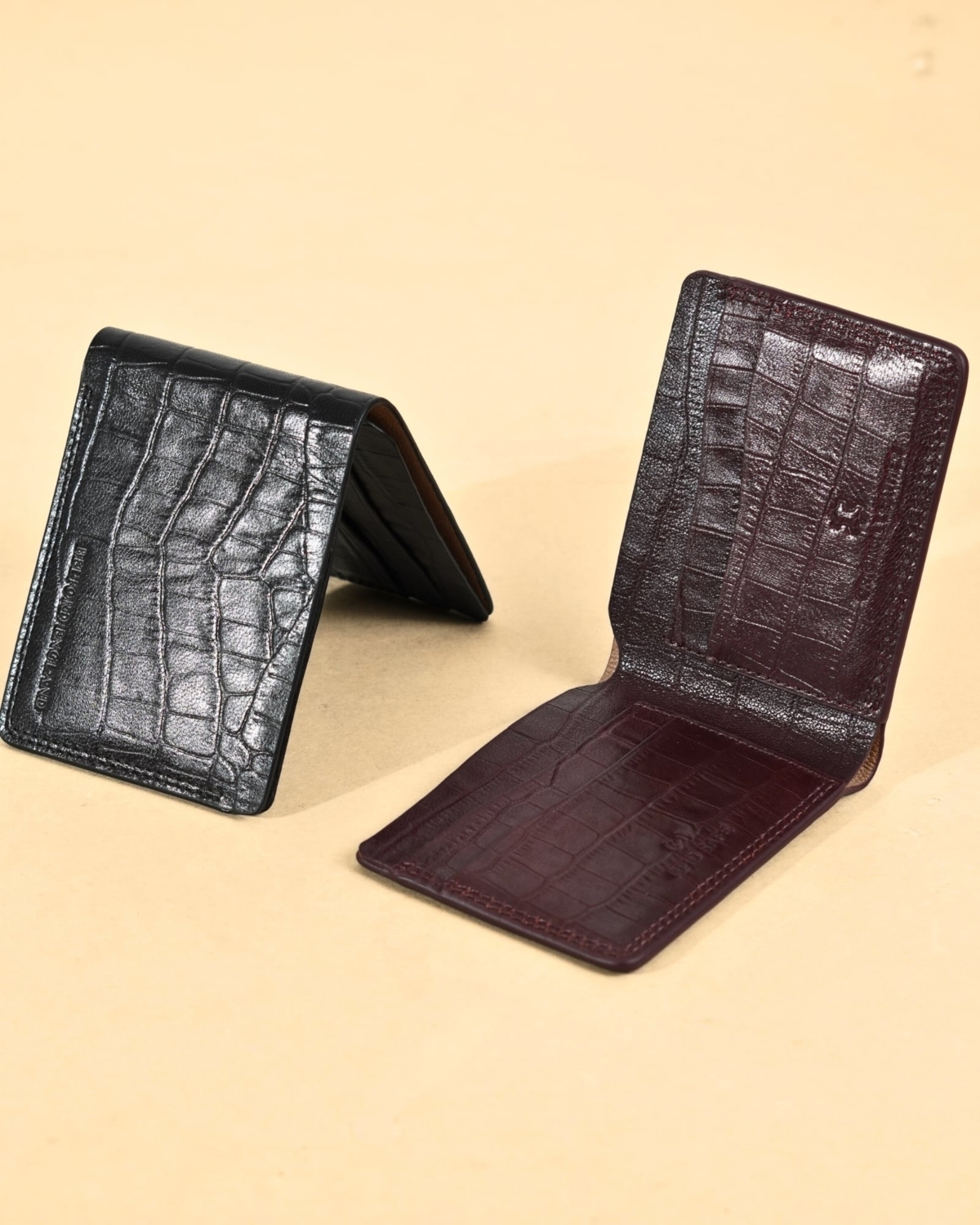 Berlin - Men’s Original Leather Sleek Wallet (Croco Cherry) Berlin - Men’s Original Leather Sleek Wallet (Croco Cherry)