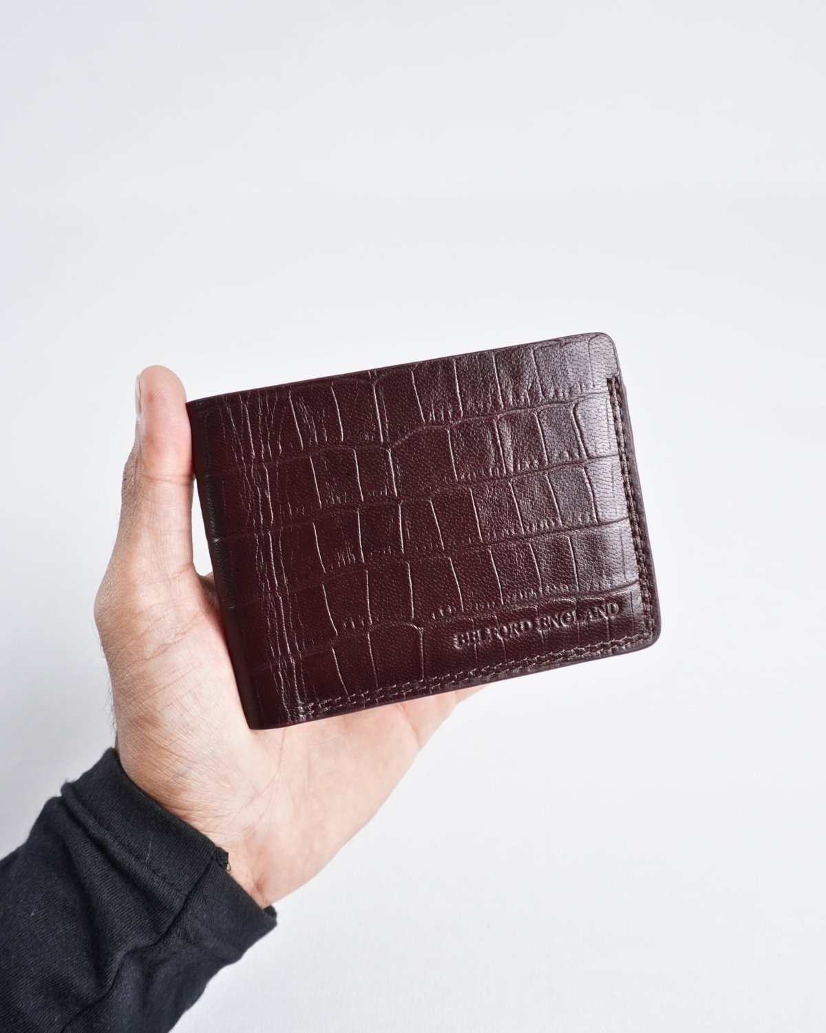 Berlin (Sleek Series) - Men’s Original Leather Wallet - croco-cherry - Color: Croco-cherry