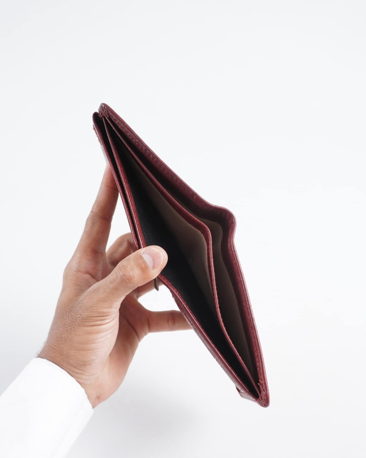 Cambridge Men’s Original Leather Wallet (Croco Cherry & Brown Blend ) Cambridge Men’s Original Leather Wallet (Croco Cherry & Brown Blend )