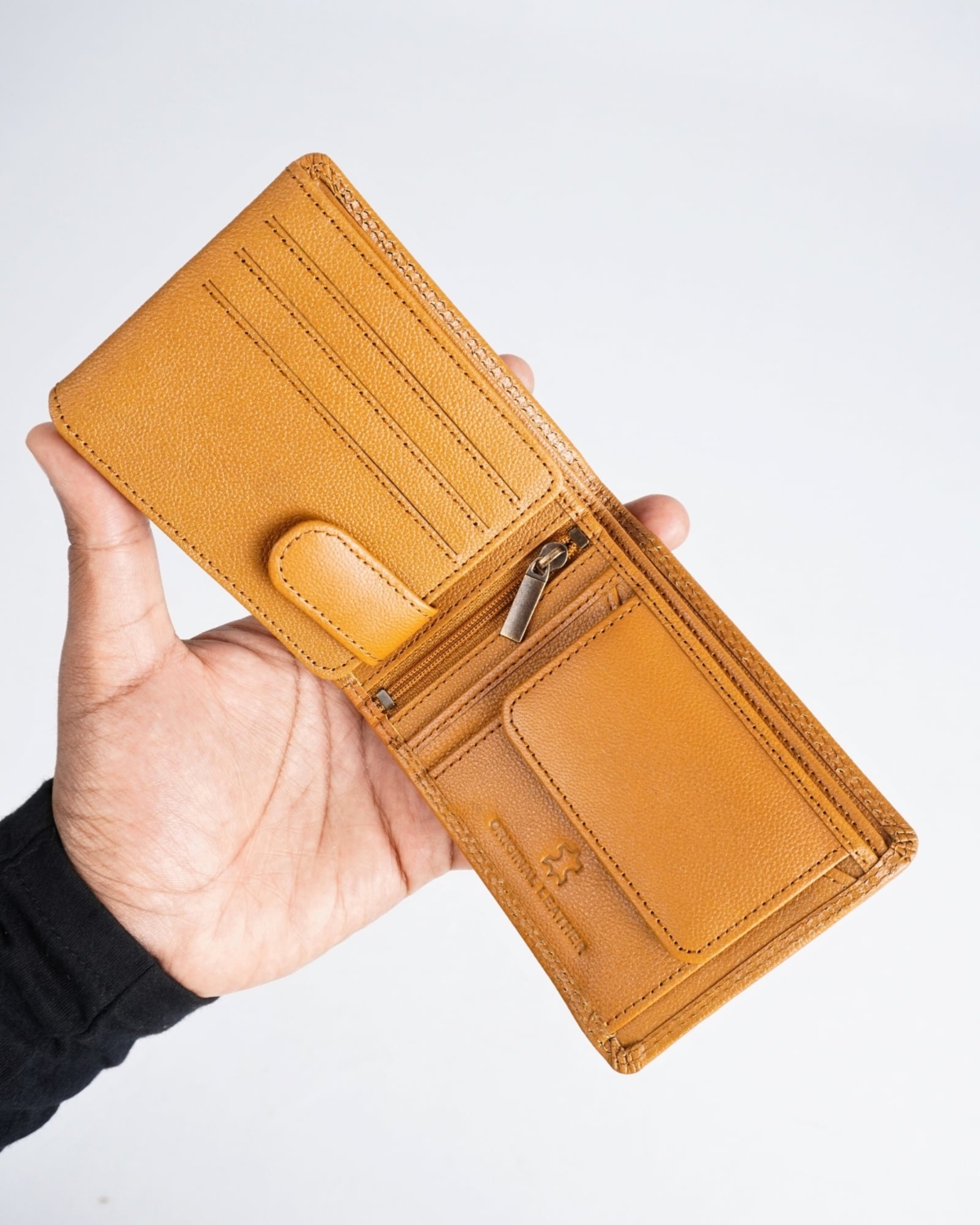 Cambridge - Men’s Original Leather Wallet (Executive Tan) Cambridge - Men’s Original Leather Wallet (Executive Tan)