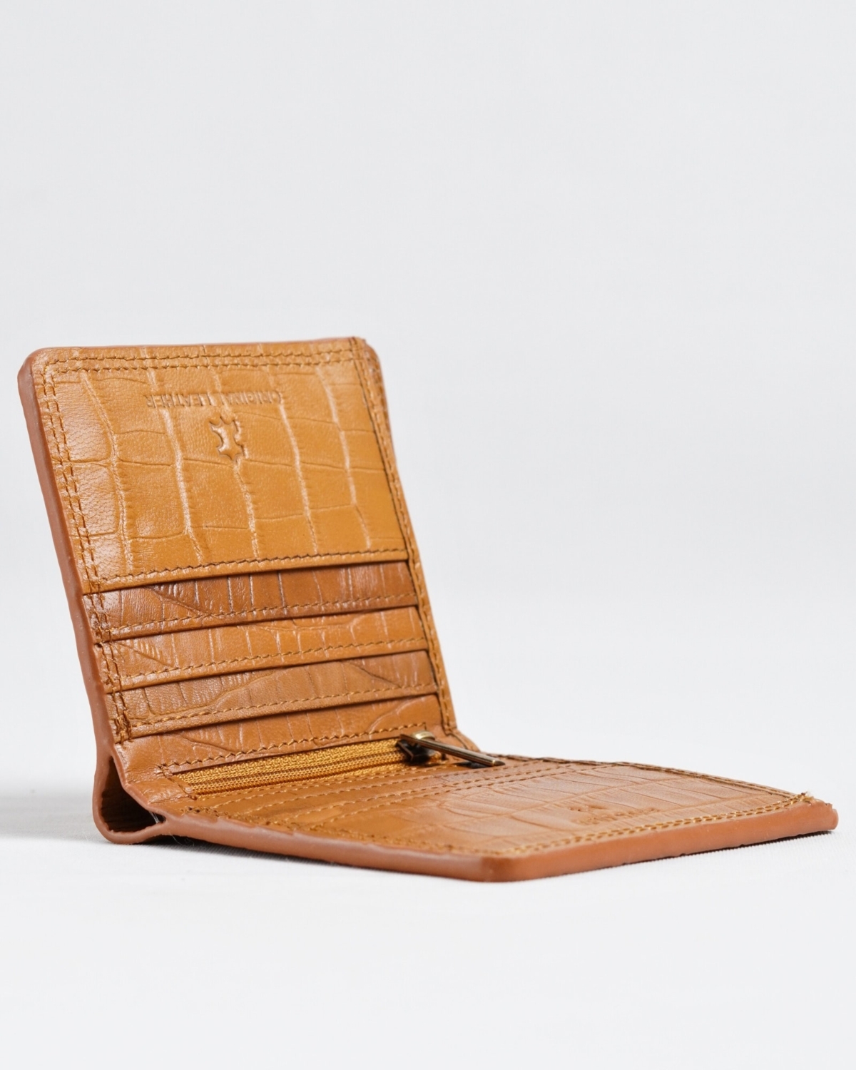 Aubrey - Men’s Original Leather Wallet (Croco Almond Brown) Aubrey - Men’s Original Leather Wallet (Croco Almond Brown)