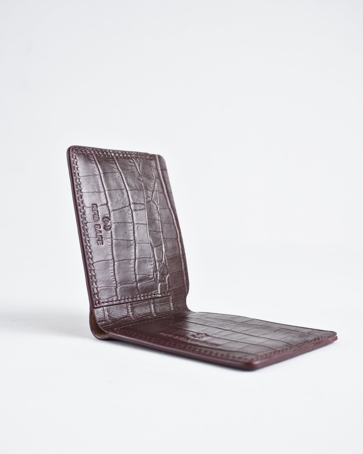 Berlin - Men’s Original Leather Sleek Wallet (Croco Cherry) Berlin - Men’s Original Leather Sleek Wallet (Croco Cherry)