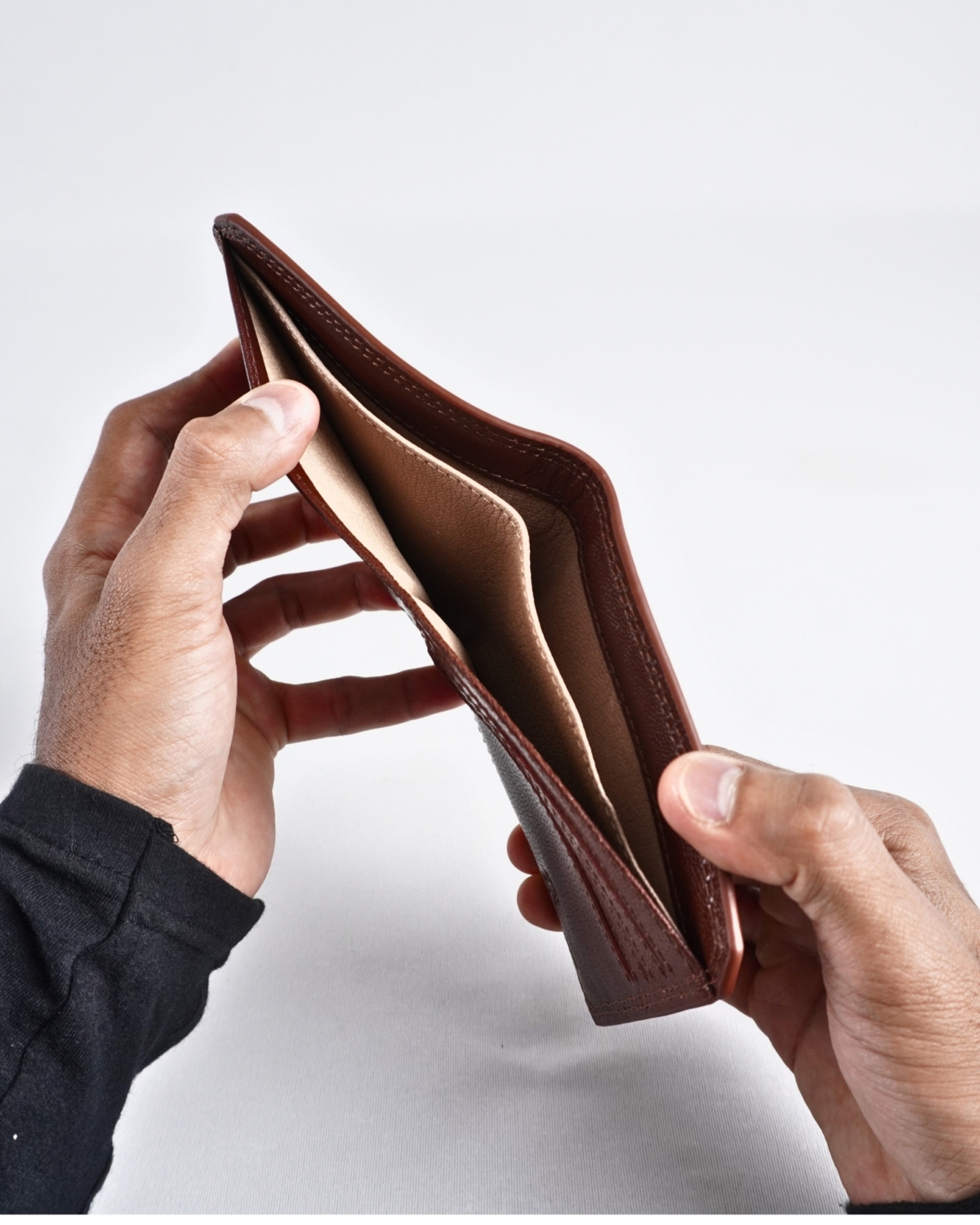 Liverpool - Sleek Men's Original Leather Wallet - (Rich Brown) Liverpool - Sleek Men's Original Leather Wallet - (Rich Brown)