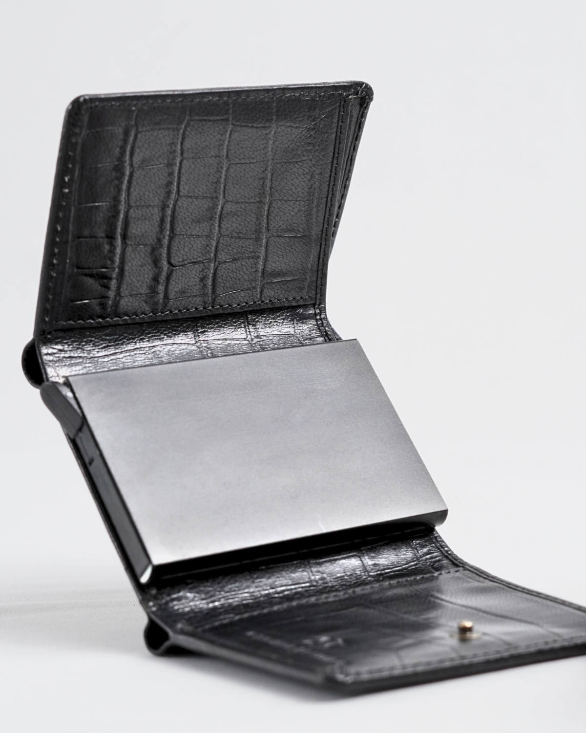 Barcelano - Men’s Original Leather Wallet | One -Click Card Access (Croco Black) Barcelano - Men’s Original Leather Wallet | One -Click Card Access (Croco Black)