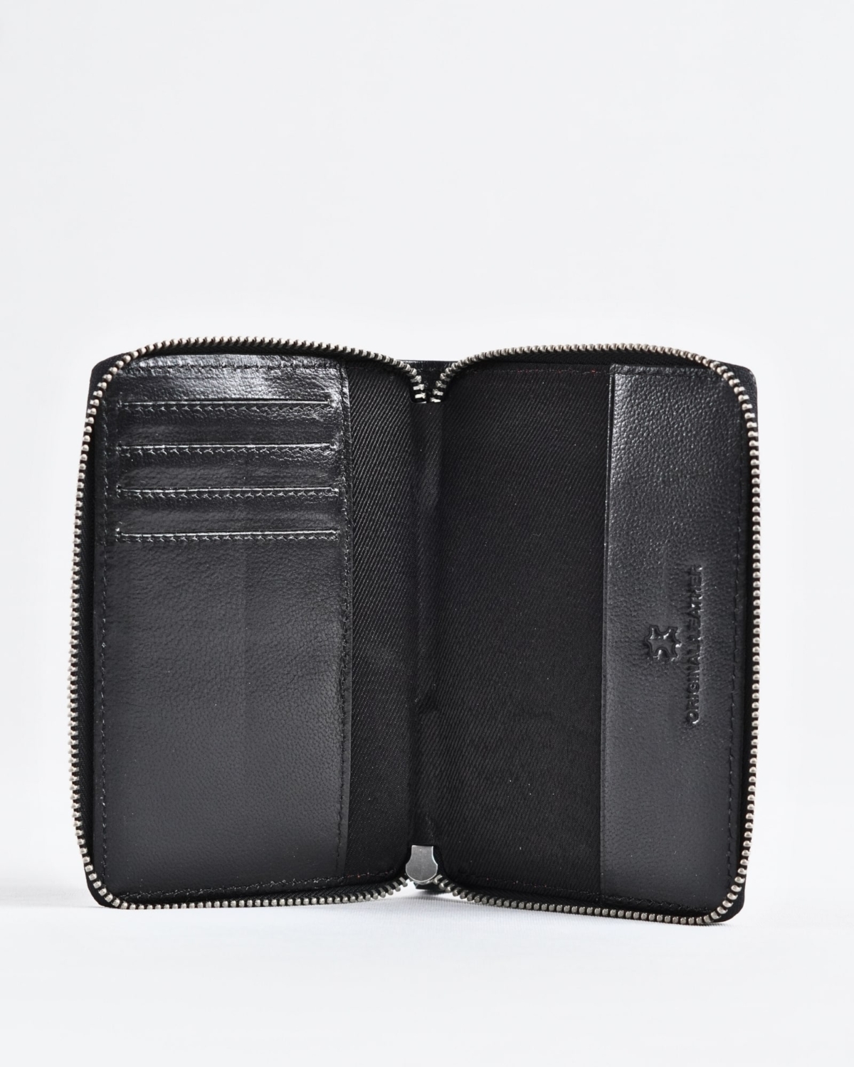 Oliver - Original Leather Sleek Passport Holder (Black) Oliver - Original Leather Sleek Passport Holder (Black)