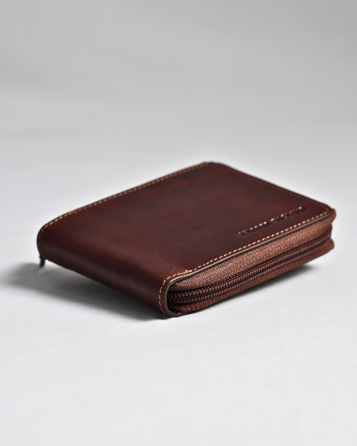 Tokyo Men’s Original Leather Zipper Wallet (Vintage Brown) Tokyo Men’s Original Leather Zipper Wallet (Vintage Brown)