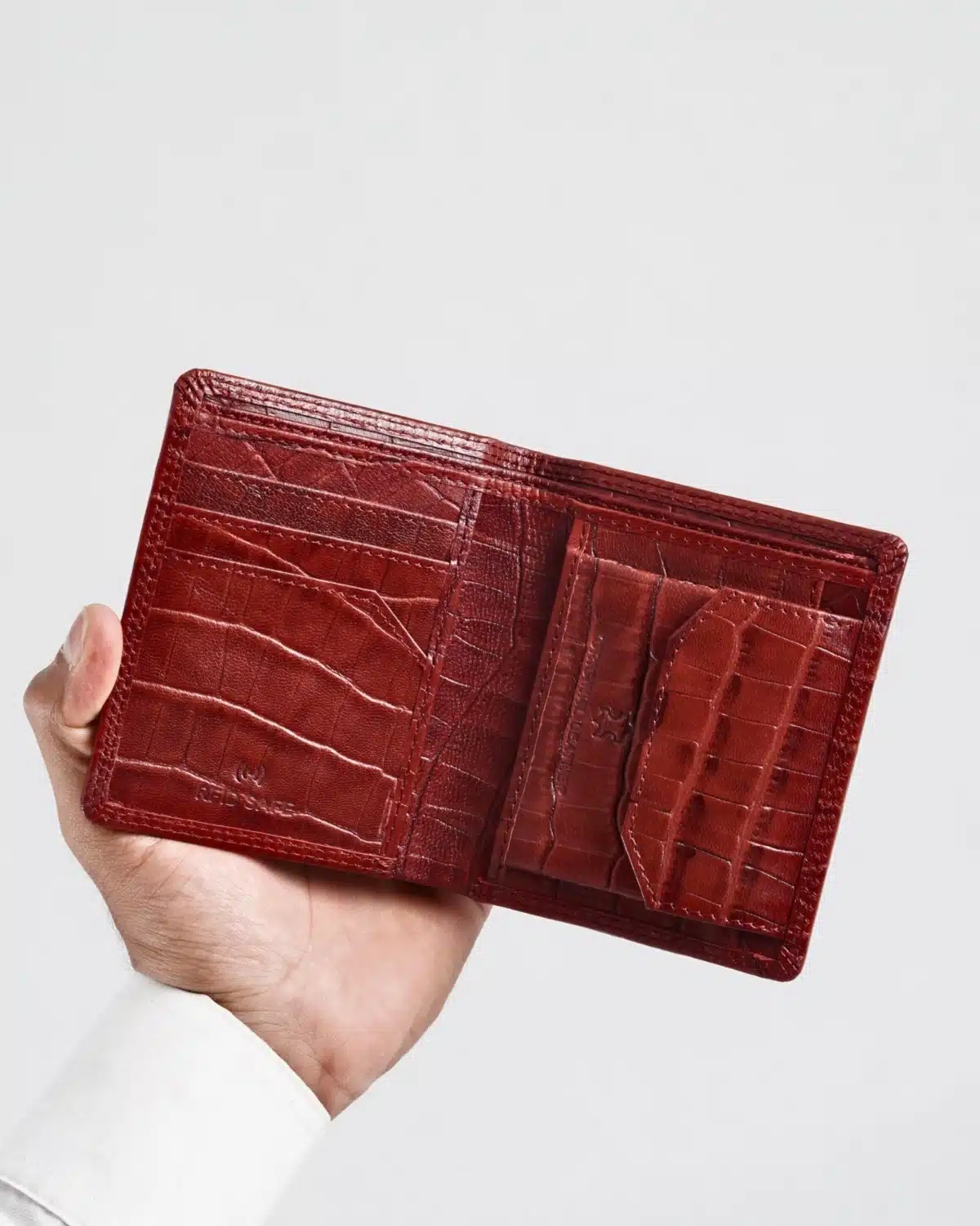 Hyde Men’s Original Leather Wallet (Croco Brown & Cherry Blend) Hyde Men’s Original Leather Wallet (Croco Brown & Cherry Blend)