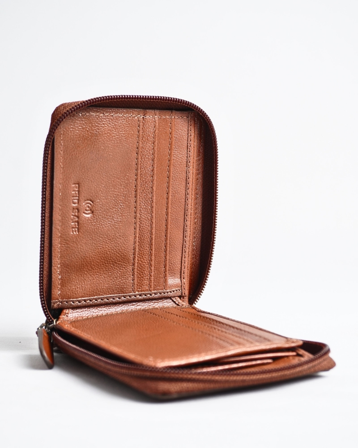 Tokyo Men’s Original Leather Zipper Wallet ( Cognac ) Tokyo Men’s Original Leather Zipper Wallet ( Cognac )