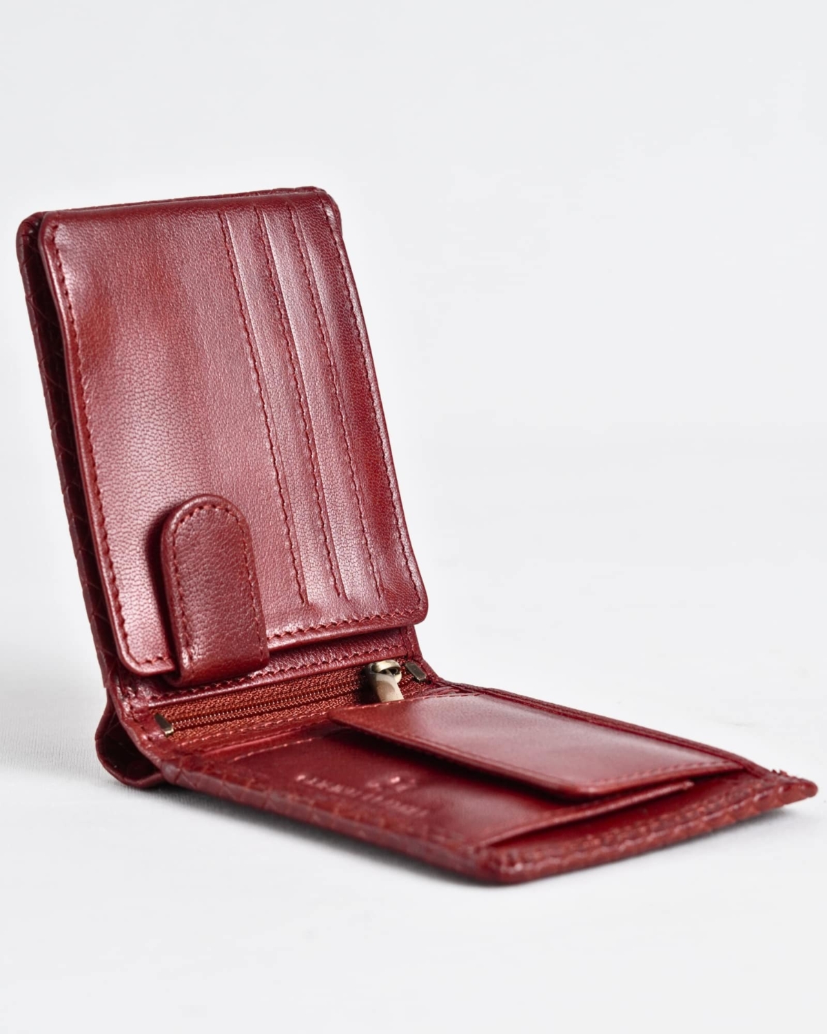 Cambridge Men’s Original Leather Wallet (Elite Criss-Cross) Cambridge Men’s Original Leather Wallet (Elite Criss-Cross)