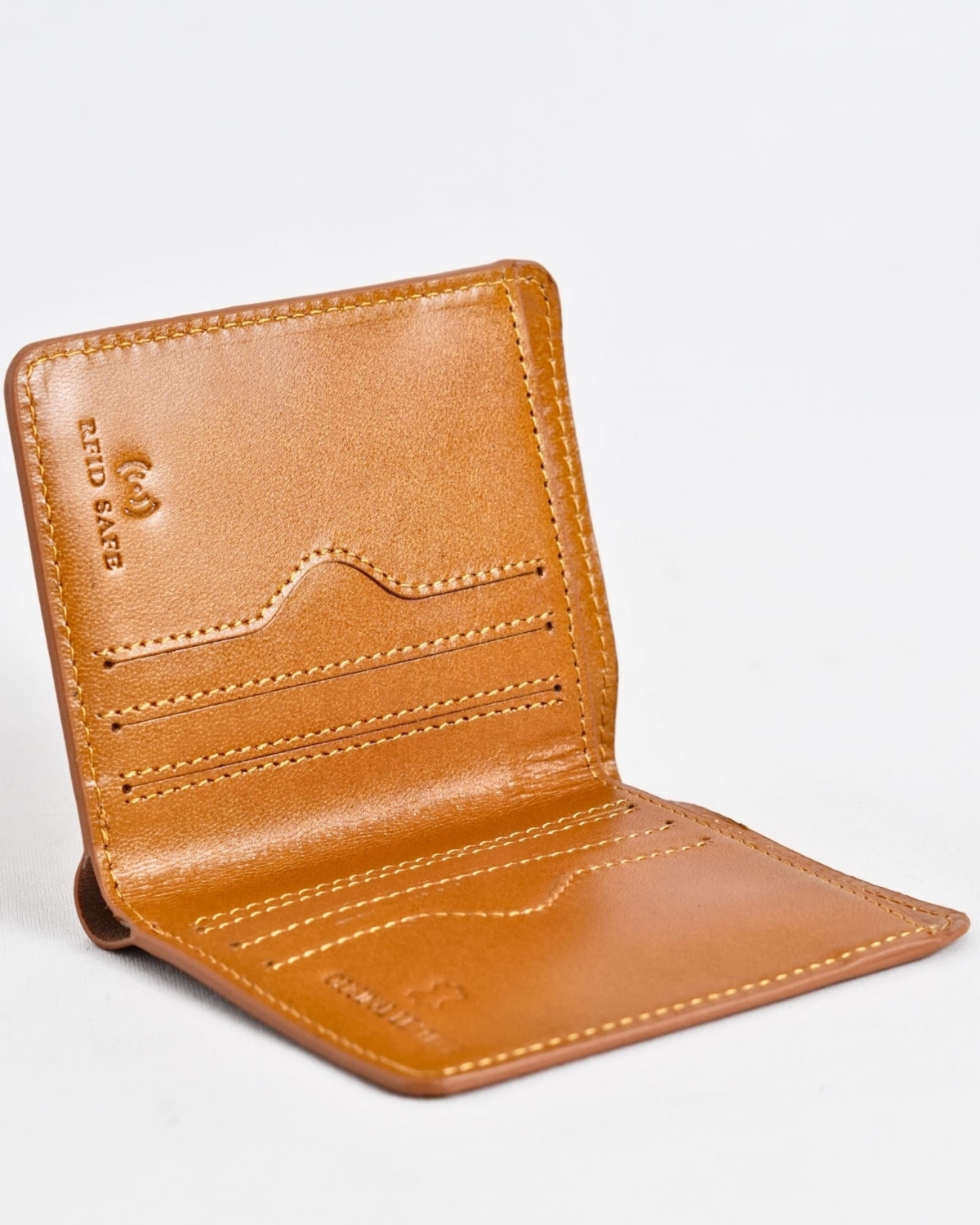 Boston - Men’s Original Leather Minimalist Wallet (Luxury Tan) Boston - Men’s Original Leather Minimalist Wallet (Luxury Tan)